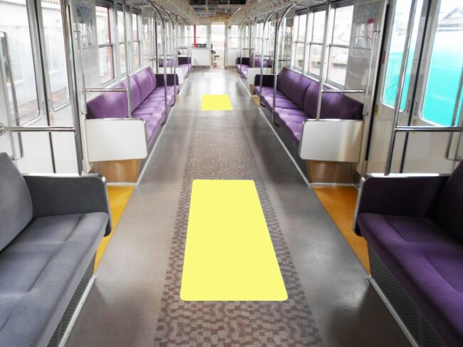 遠州鉄道 車内フロア広告 1ヶ月間